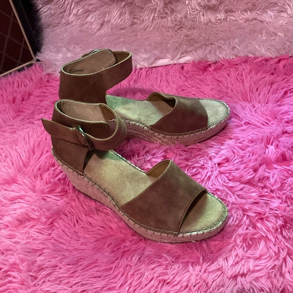 White Mountain Viewridge medium tan wedge espadrille sandals w/ankle closure 8 - Picture 2 of 11